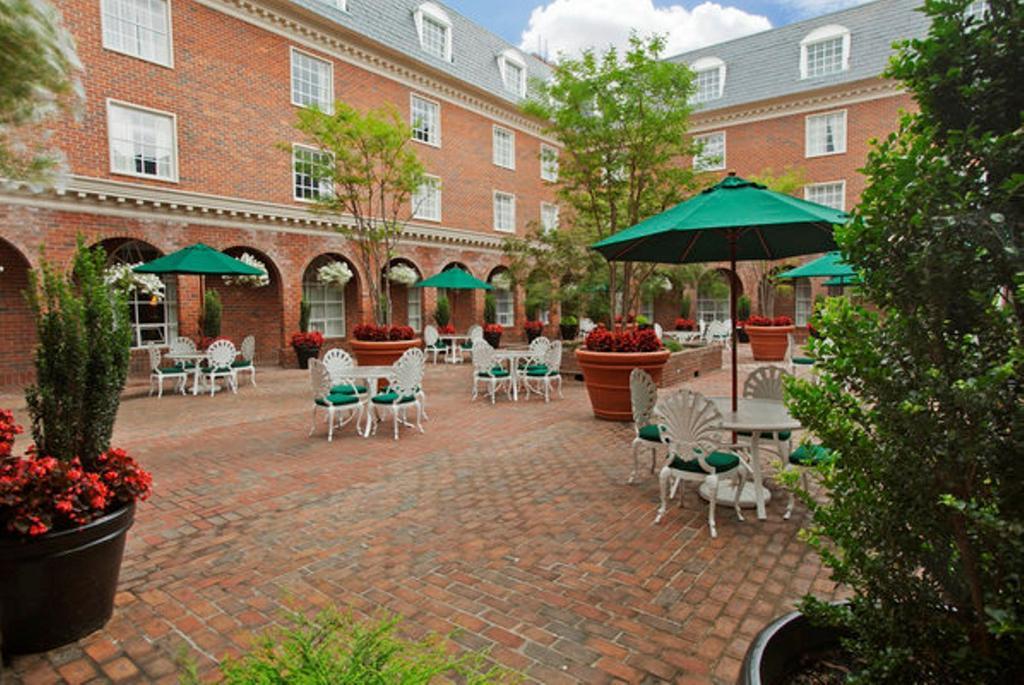 Williamsburg Hospitality House Hotel Ngoại thất bức ảnh